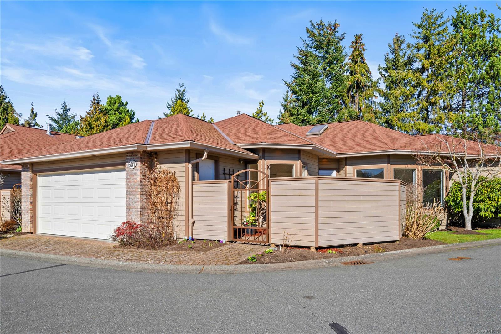 601-4515 Pipeline Rd — listing photo 3 of 24