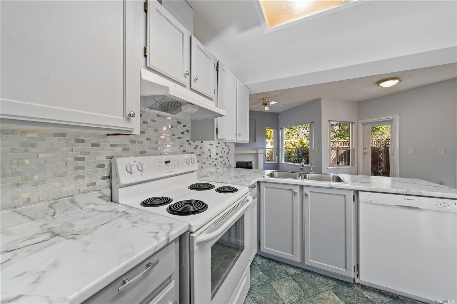 601-4515 Pipeline Rd — listing photo 9 of 24