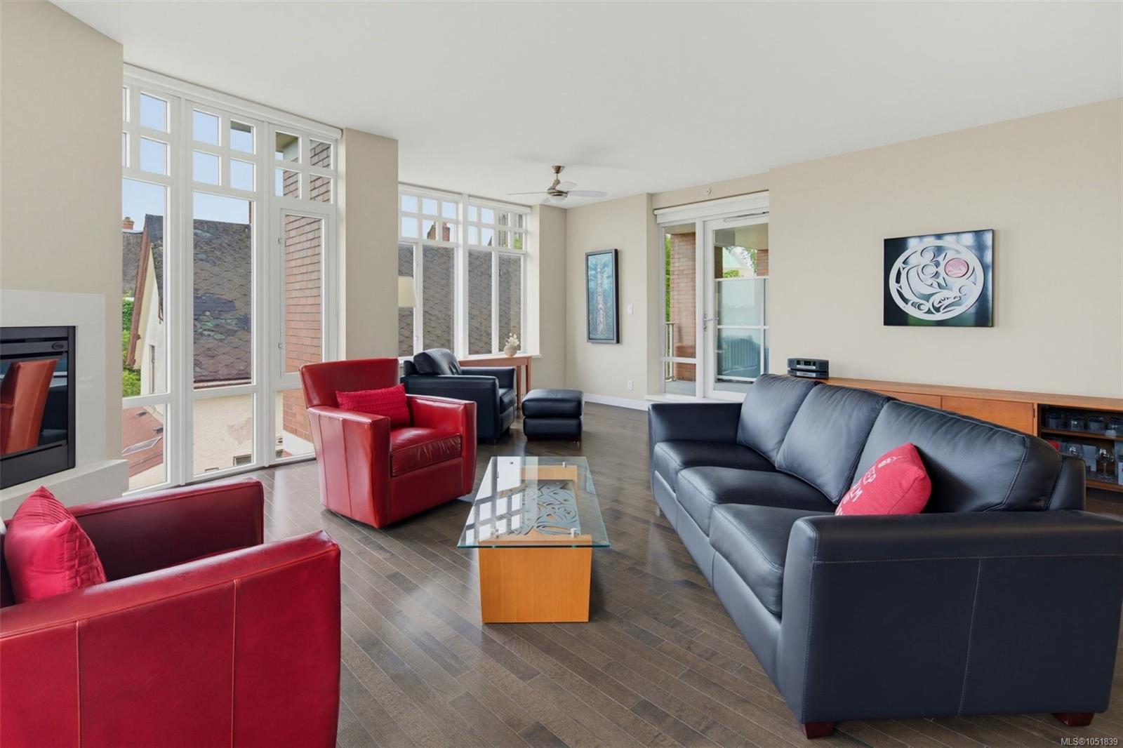 402-999 Burdett Ave — listing photo 12 of 37