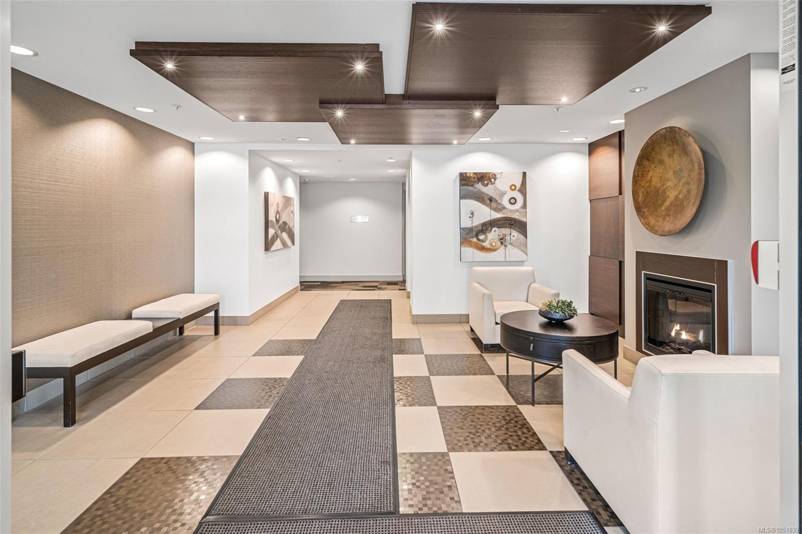 402-999 Burdett Ave — listing photo 5 of 37