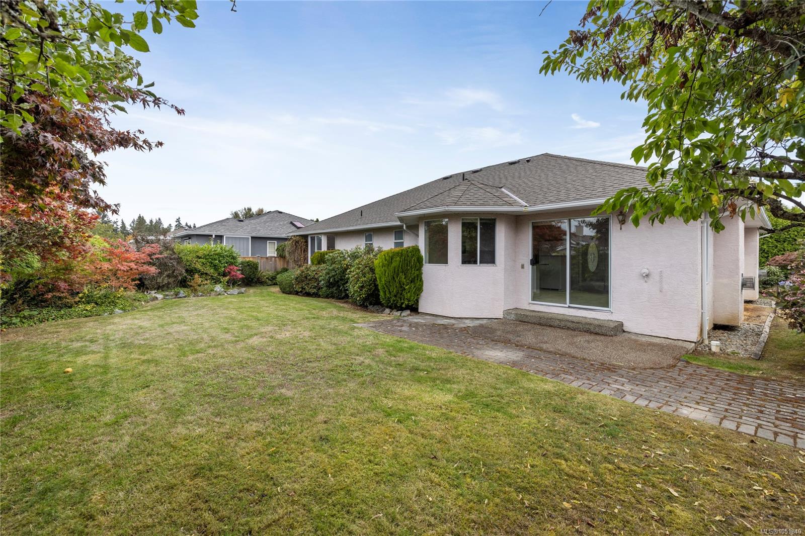 728 Banwell Crt — listing photo 13 of 26
