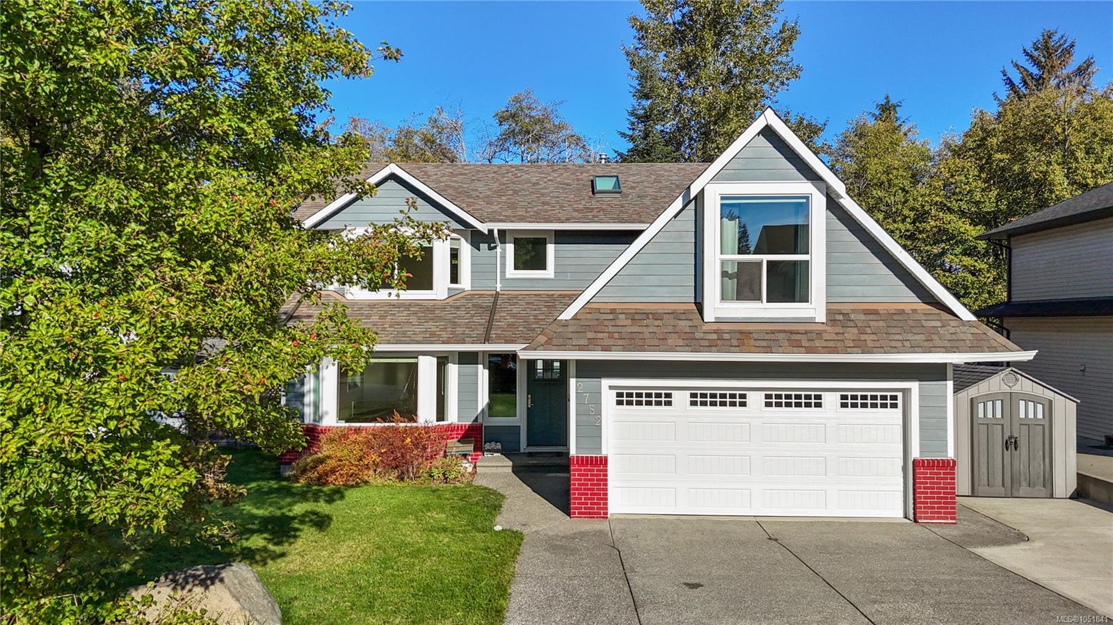 2752 Bradford Dr — listing photo 2 of 47