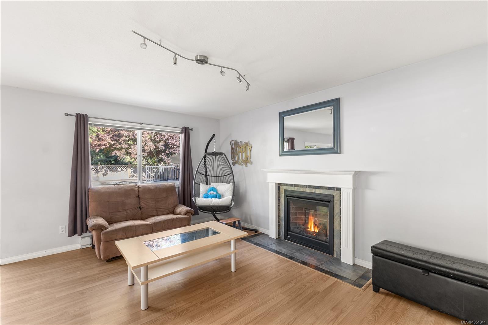 2752 Bradford Dr — listing photo 11 of 47