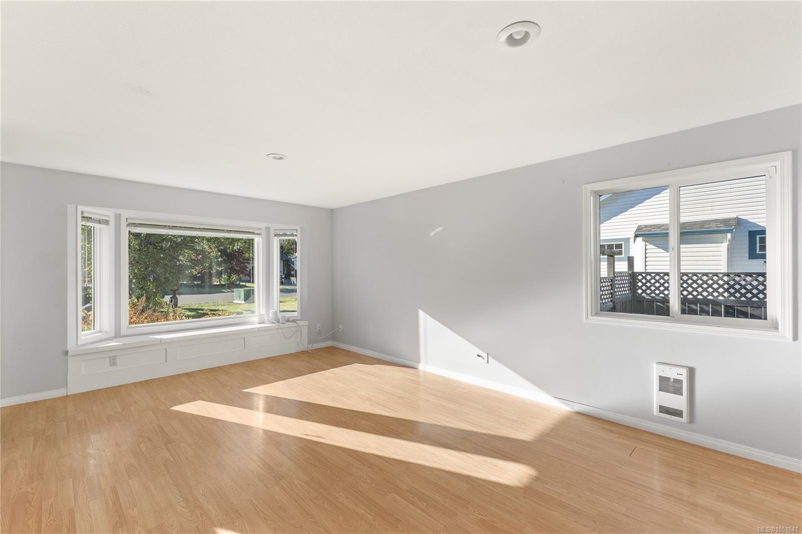 2752 Bradford Dr — listing photo 12 of 47