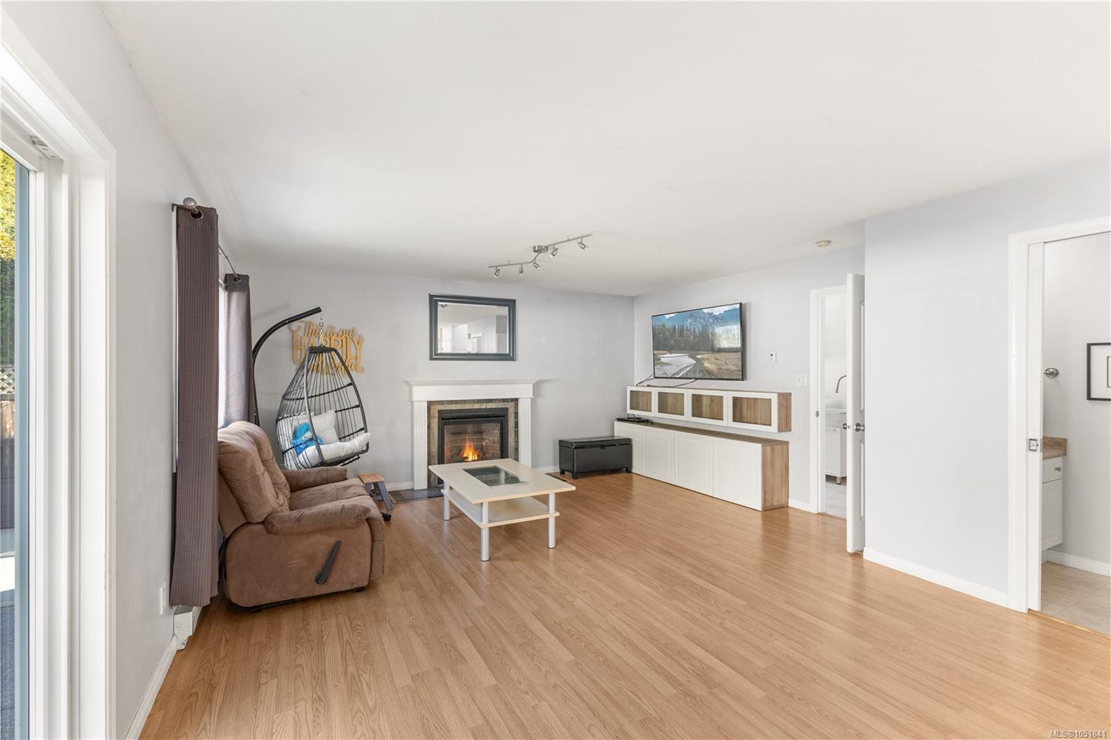 2752 Bradford Dr — listing photo 9 of 47