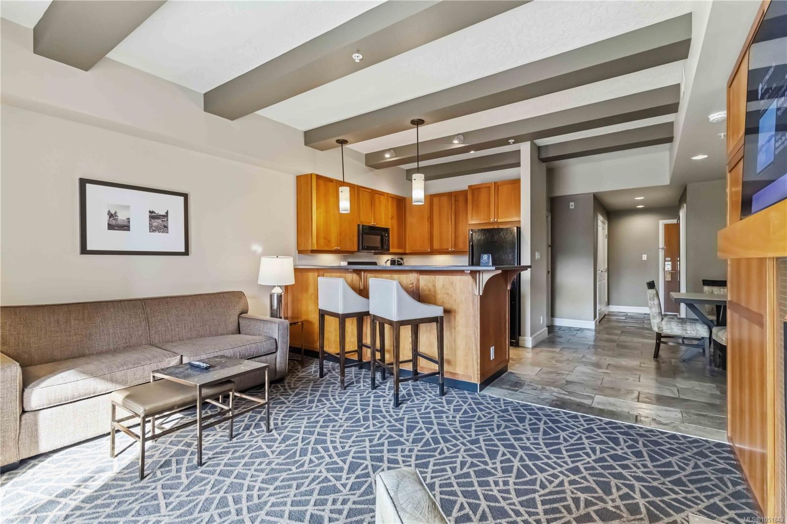 218-220 B-1376 Lynburne Pl — listing photo 12 of 26