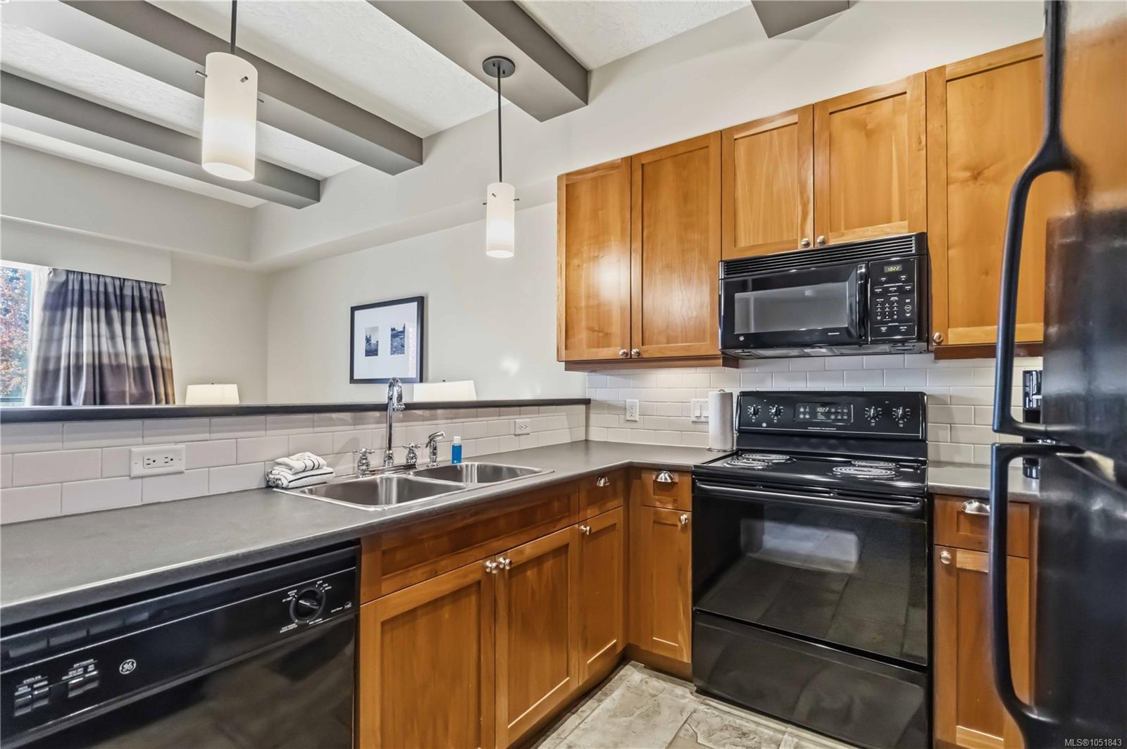 218-220 B-1376 Lynburne Pl — listing photo 13 of 26