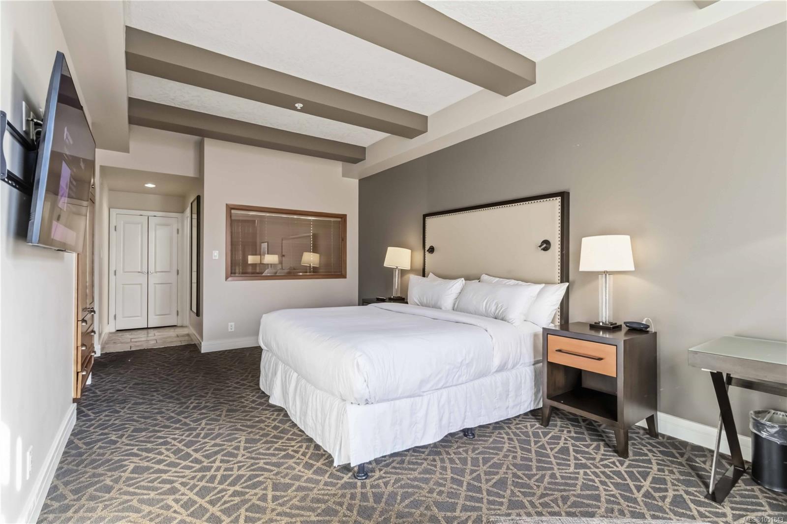 218-220 B-1376 Lynburne Pl — listing photo 5 of 26