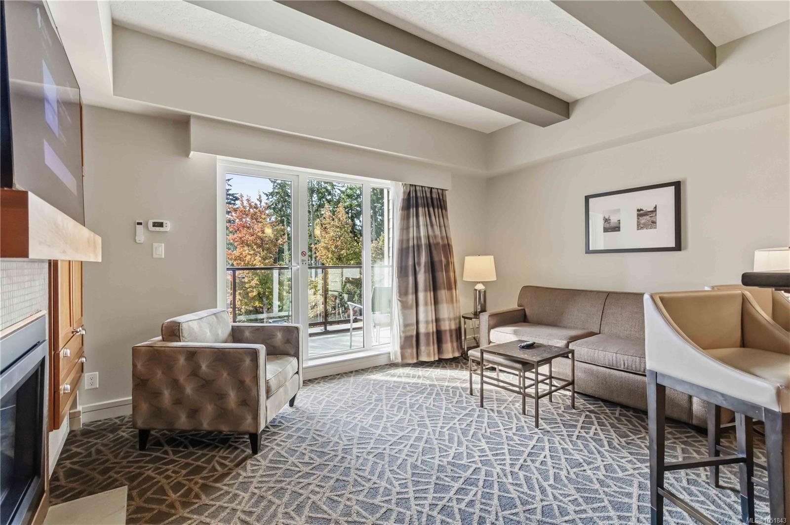 218-220 B-1376 Lynburne Pl — listing photo 9 of 26