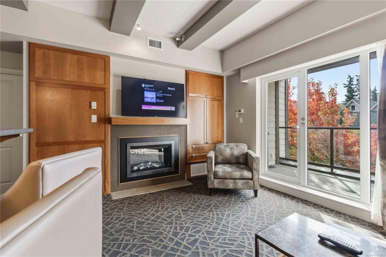 218-220 B-1376 Lynburne Pl — listing photo 10 of 26