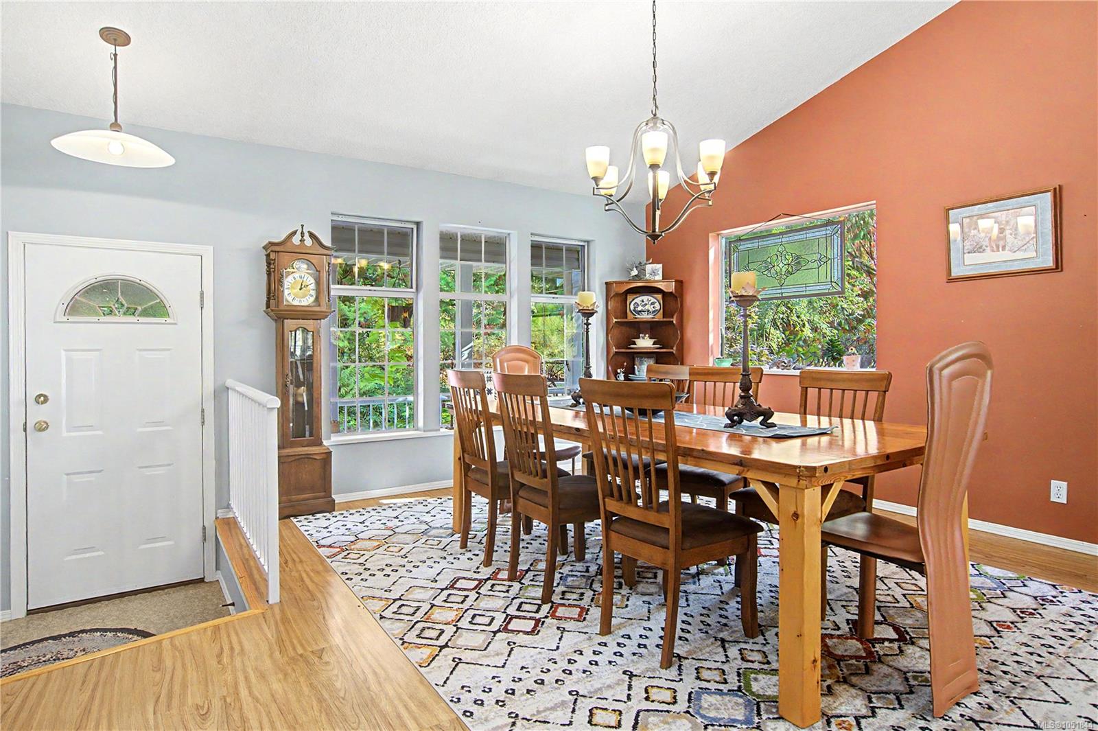 2060 Huddington Rd — listing photo 13 of 40