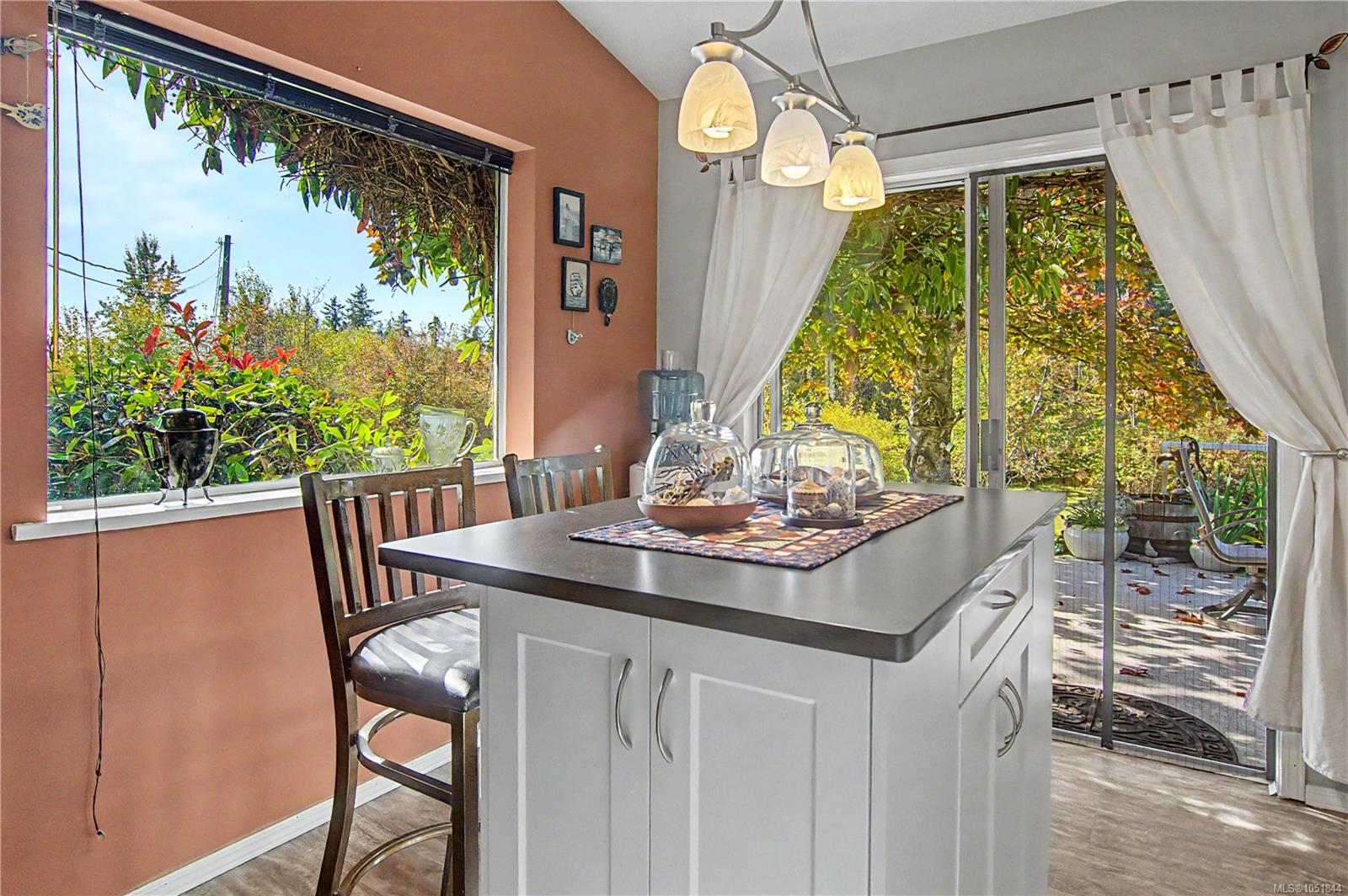 2060 Huddington Rd — listing photo 14 of 40