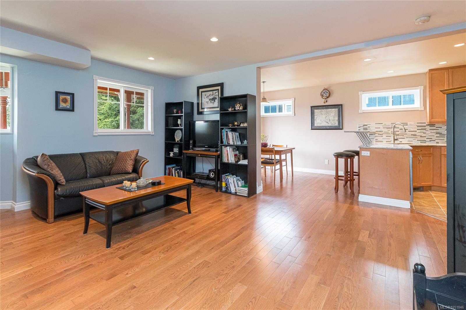 24 Vickery Rd — listing photo 9 of 65