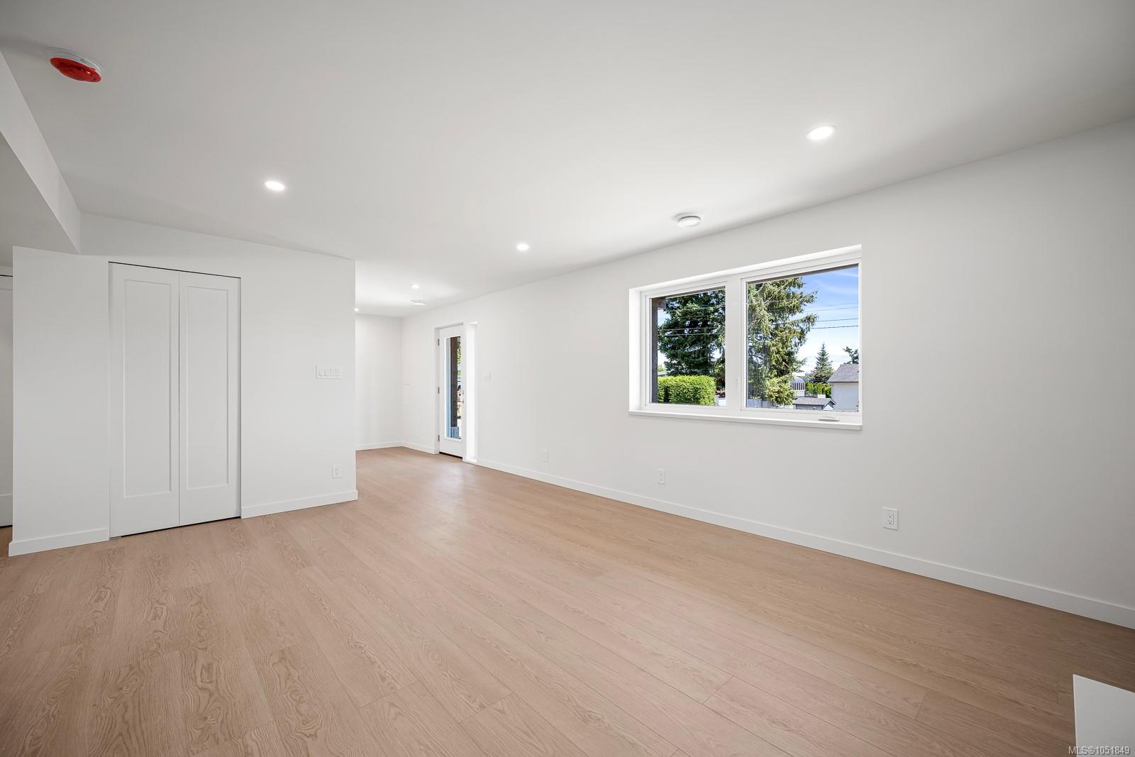A/B-896 Galerno Rd — listing photo 12 of 54