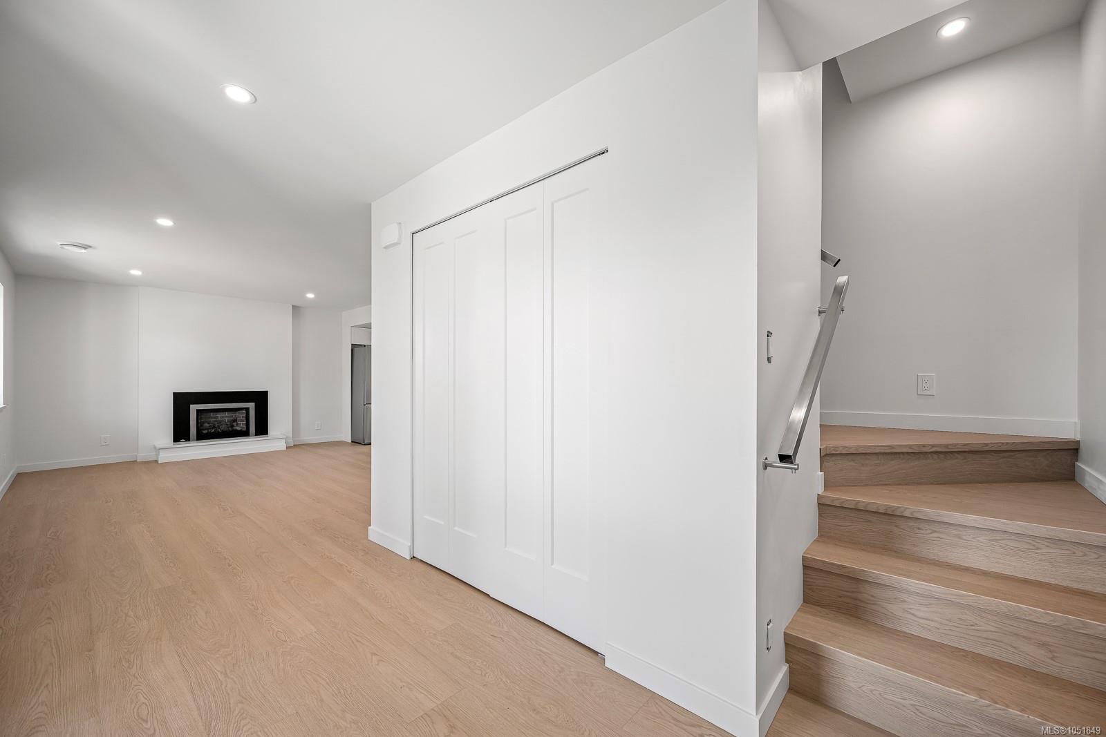 A/B-896 Galerno Rd — listing photo 8 of 54