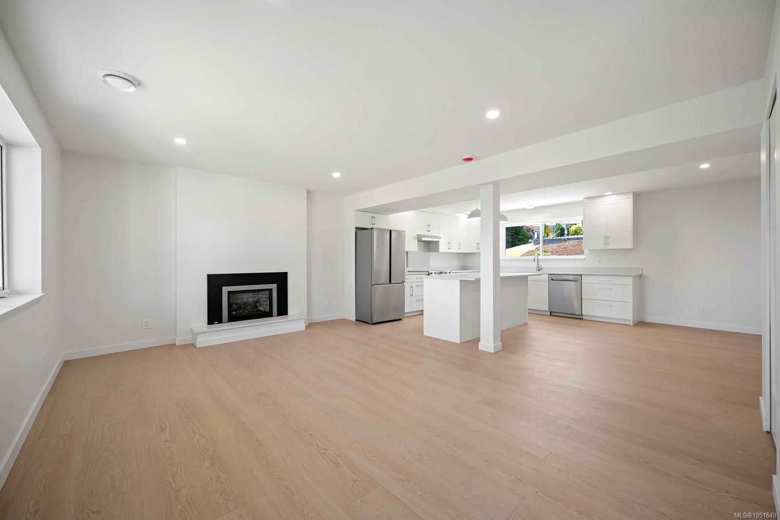 A/B-896 Galerno Rd — listing photo 10 of 54