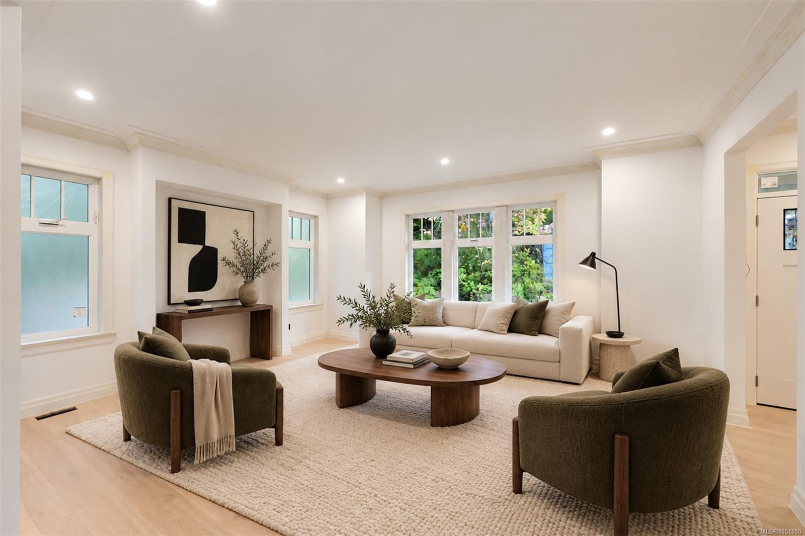 3136 Bowkett Pl — listing photo 5 of 16