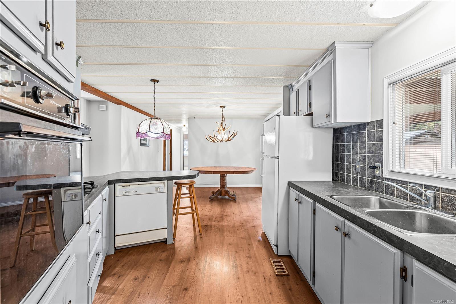 4885 Bella Rd — listing photo 6 of 48