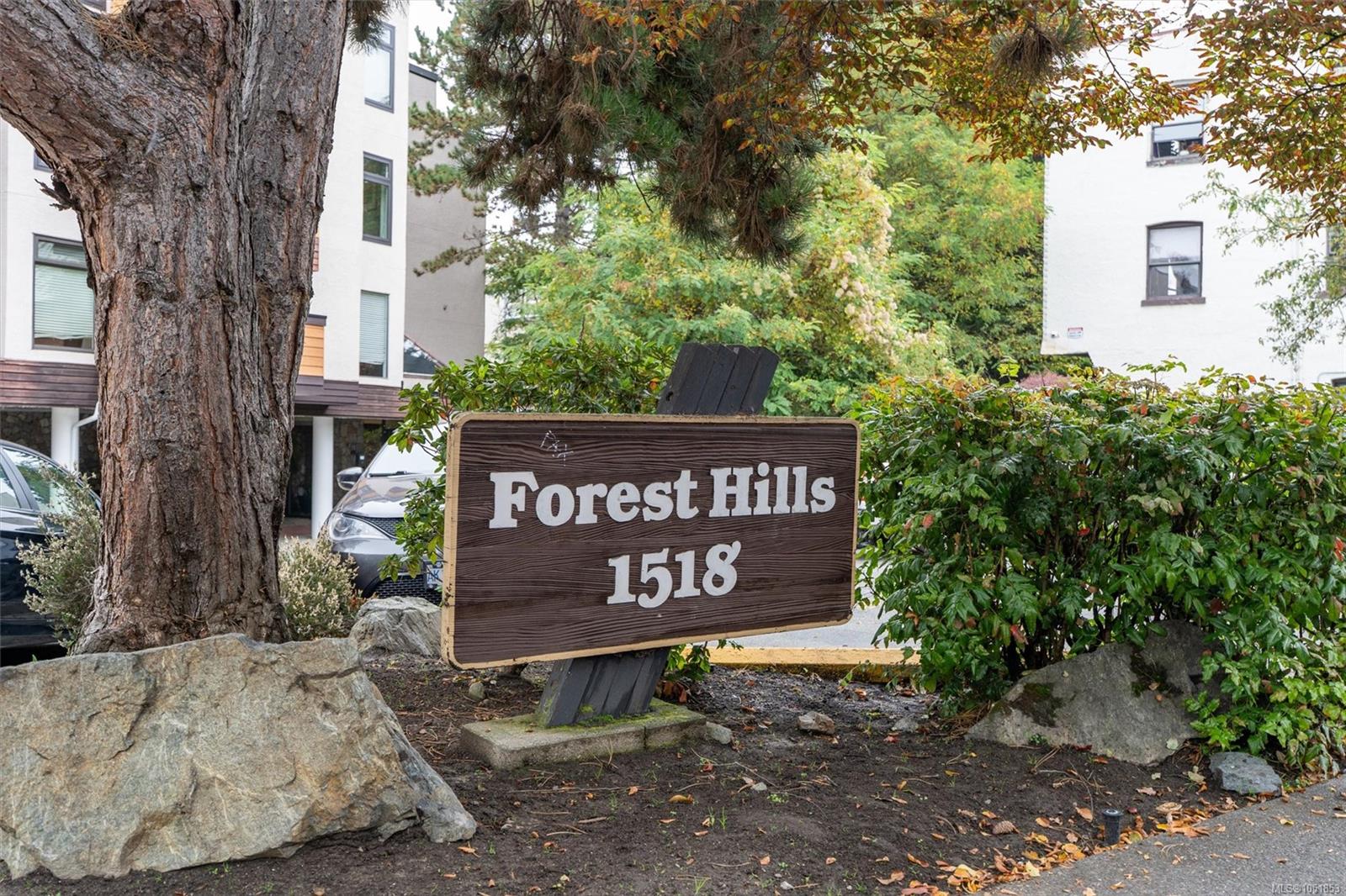 306-1518 Pandora Ave — listing photo 3 of 36