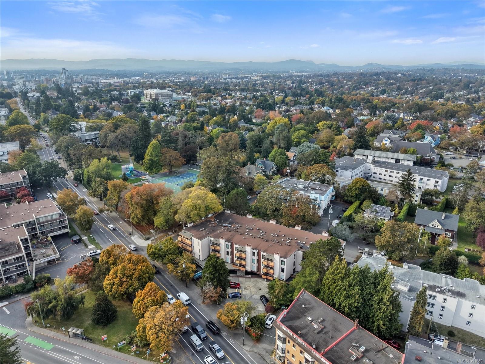306-1518 Pandora Ave — listing photo 5 of 36