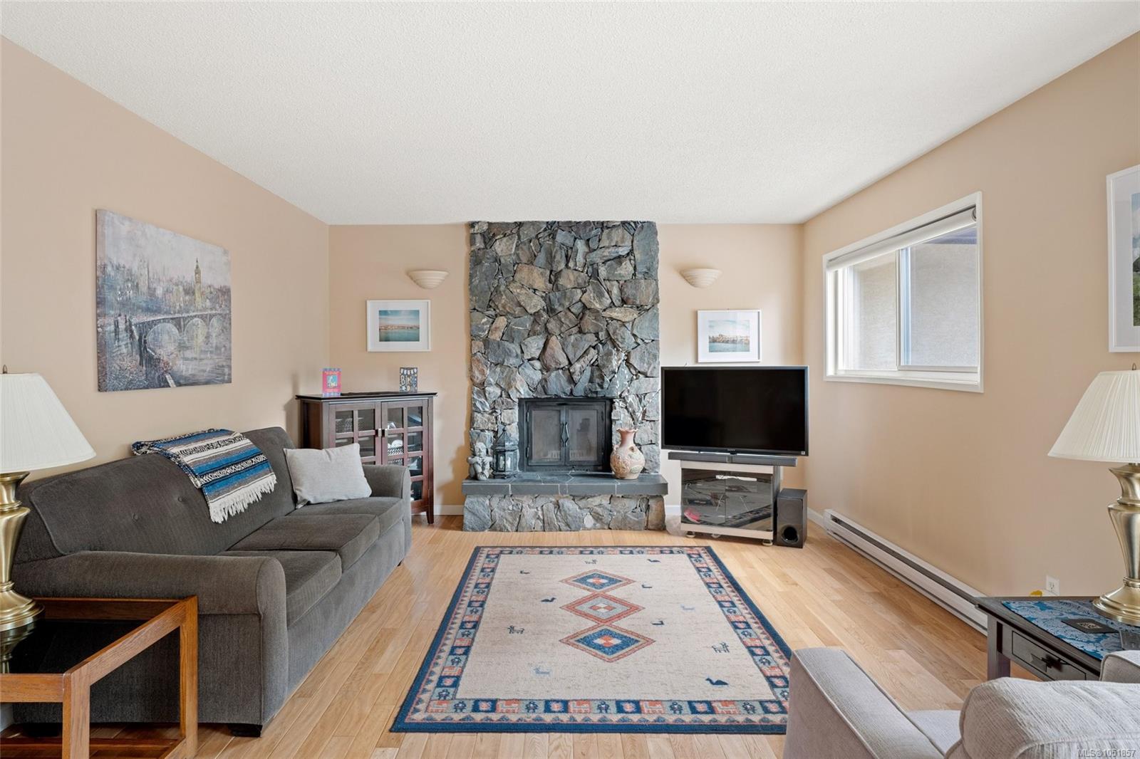 3906 Braefoot Rd — listing photo 12 of 51