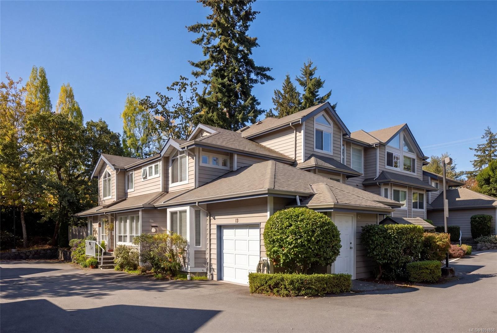 13-4619 Elk Lake Dr, Saanich