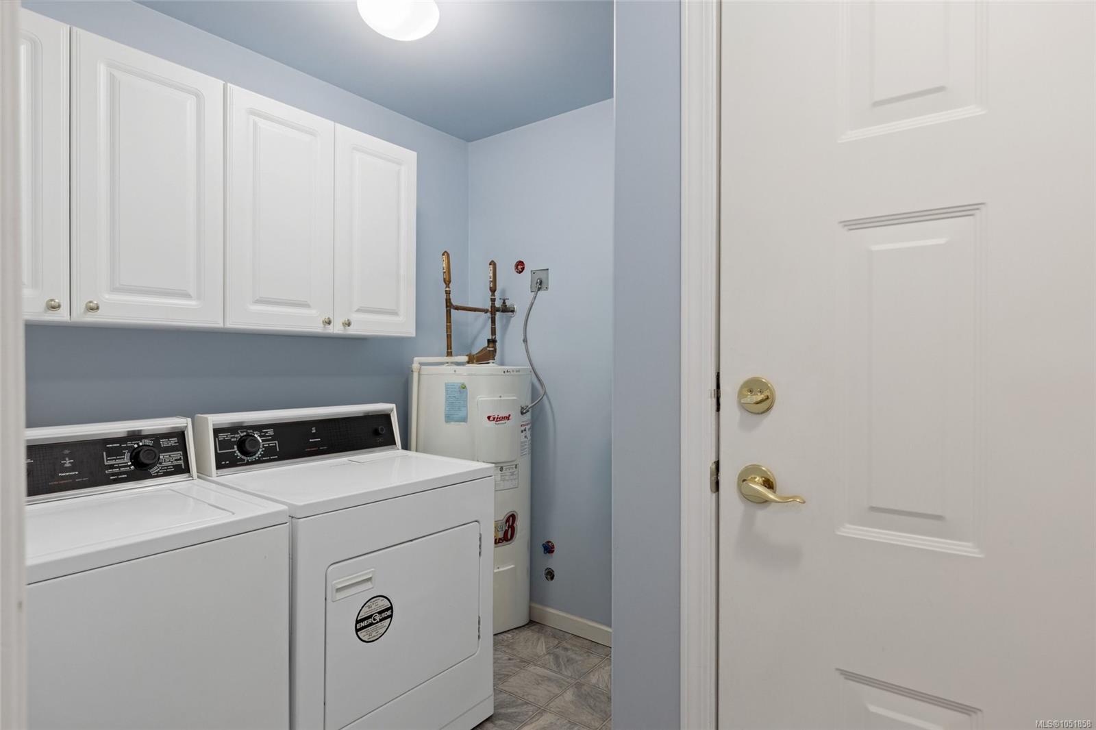 13-4619 Elk Lake Dr — listing photo 14 of 27