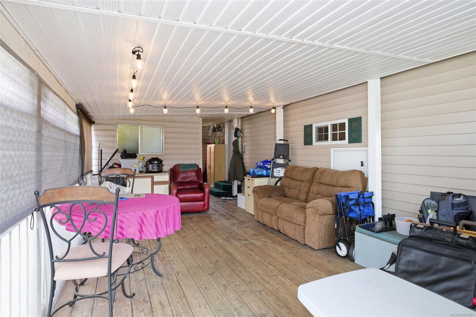 2118 Buttle Lake Way — listing photo 5 of 27