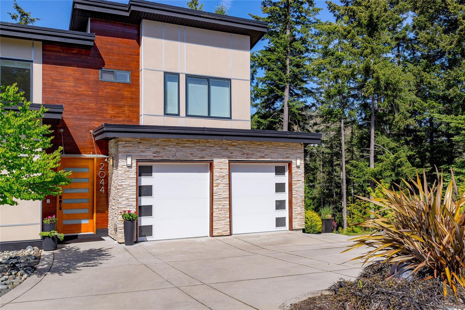 2044 Rivers Crossing — listing photo 6 of 69