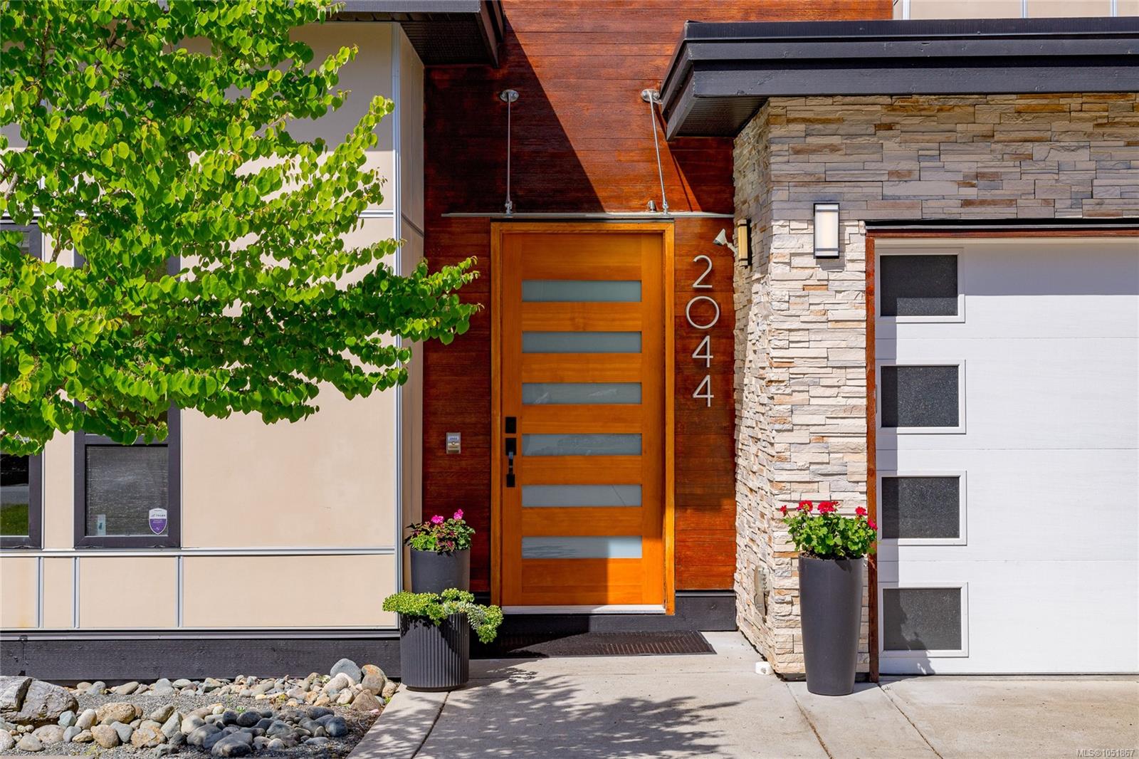 2044 Rivers Crossing — listing photo 7 of 69
