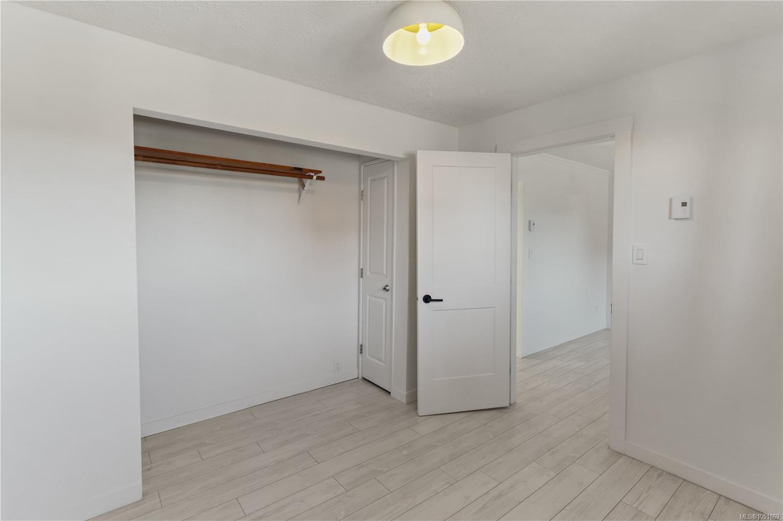 425 Stewart Ave — listing photo 12 of 41