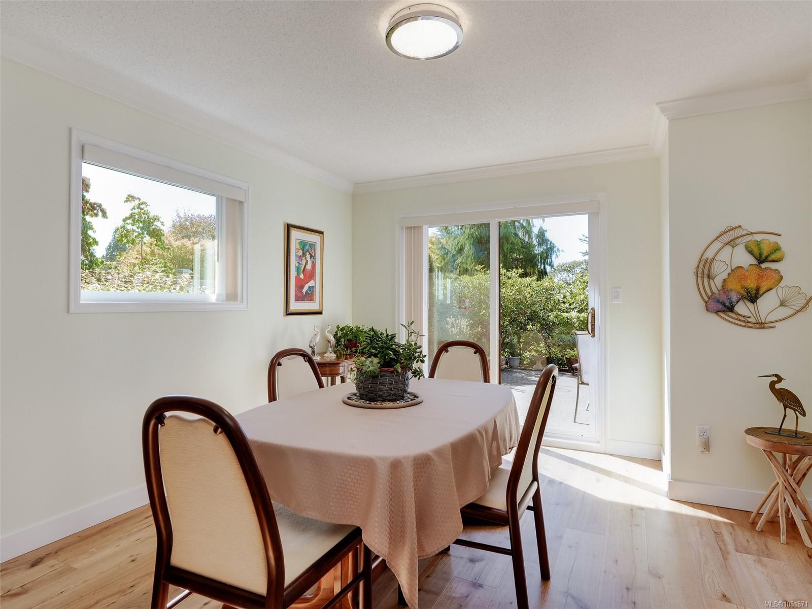 901-2829 Arbutus Rd — listing photo 5 of 39