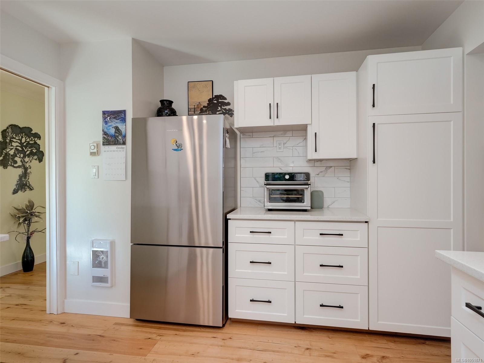 901-2829 Arbutus Rd — listing photo 8 of 39