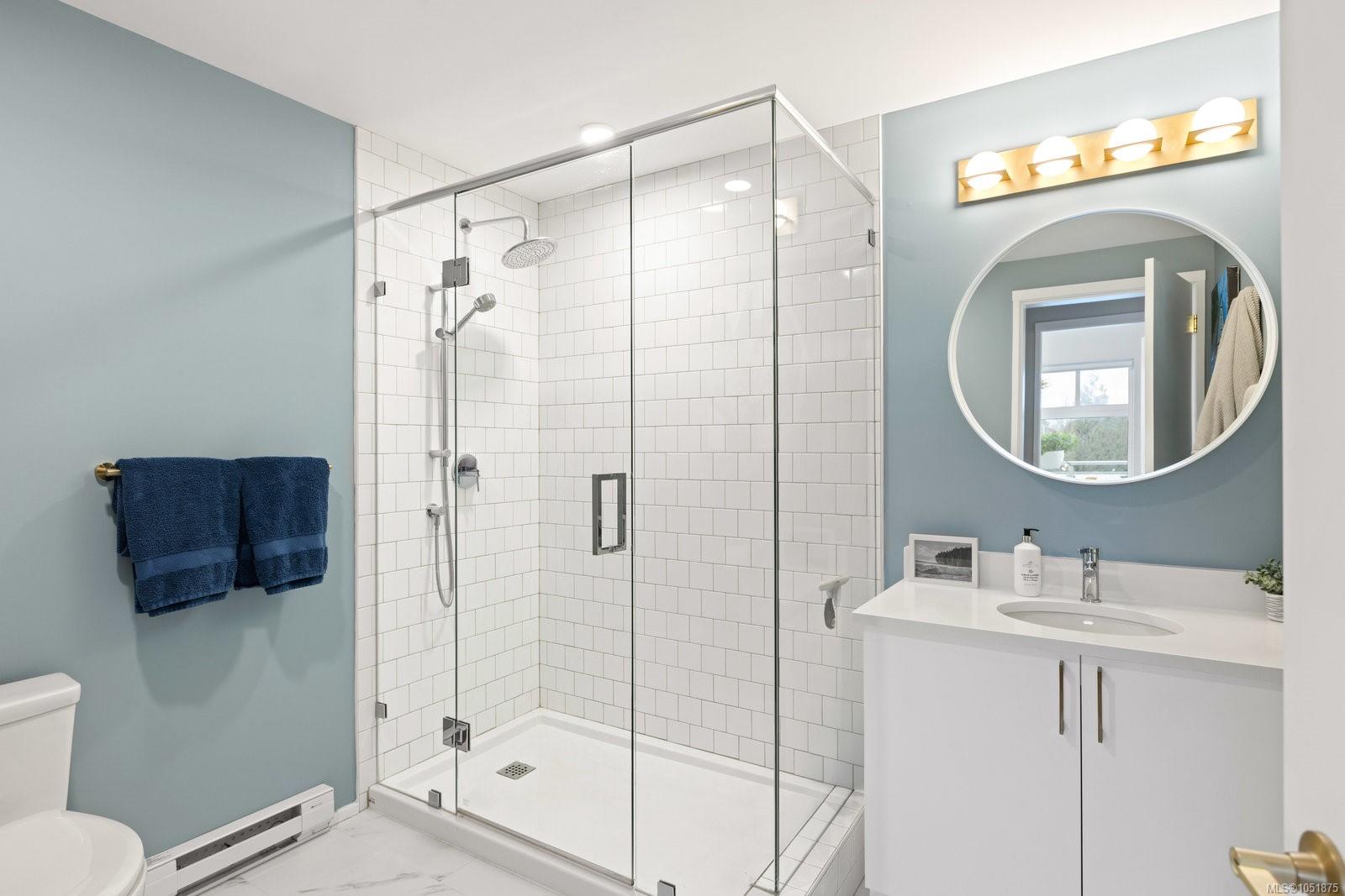 303-2348 Beacon Ave — listing photo 12 of 23