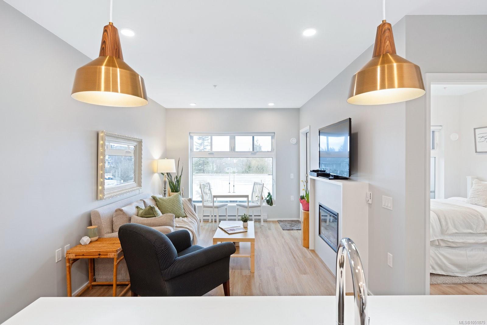 303-2348 Beacon Ave — listing photo 14 of 23