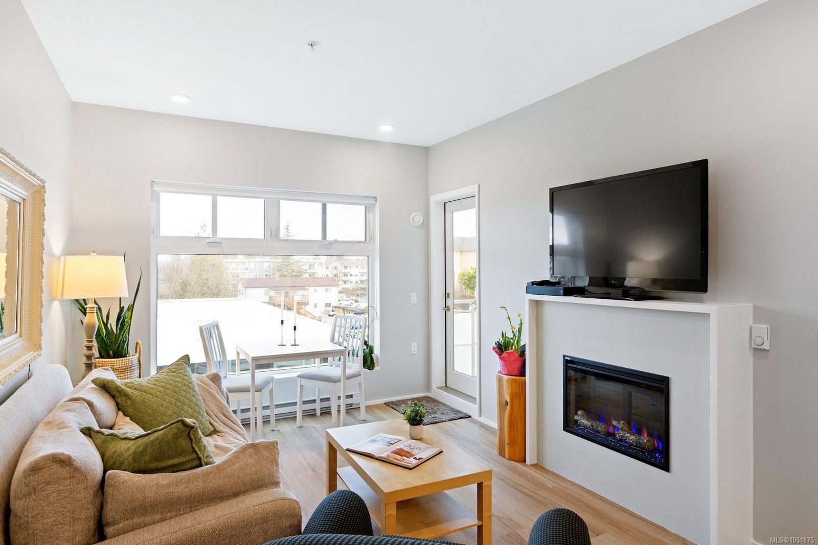 303-2348 Beacon Ave — listing photo 10 of 23