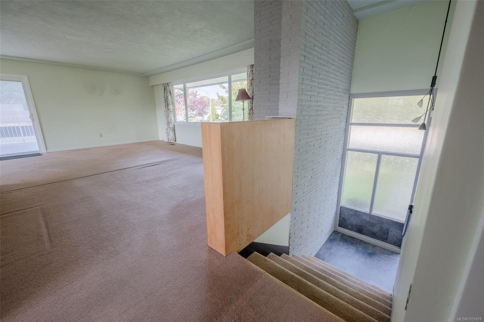2804 16th Ave — listing photo 9 of 57