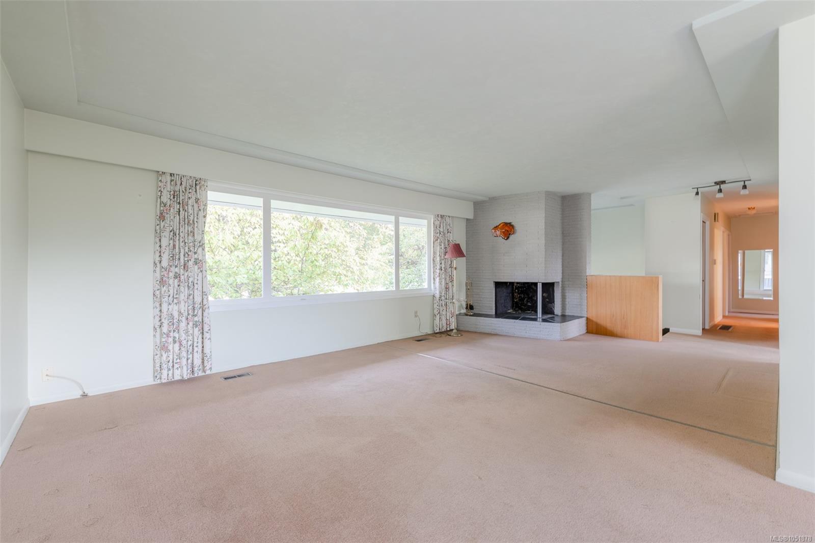 2804 16th Ave — listing photo 10 of 57