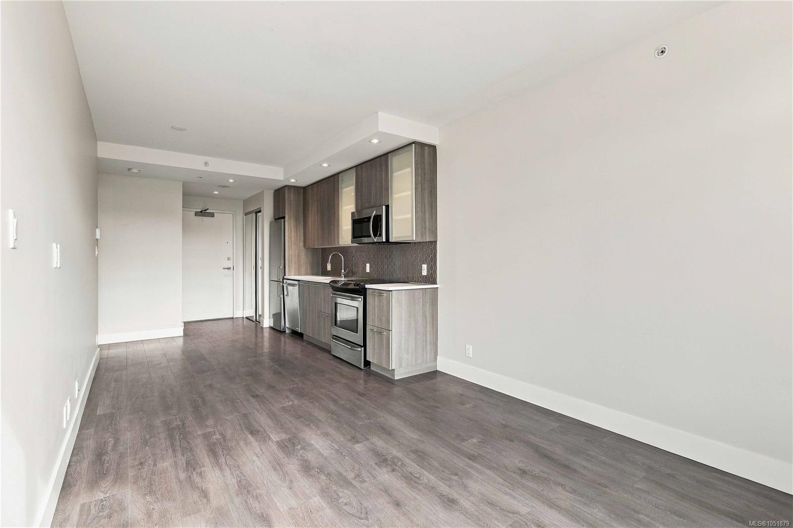 204-960 YATES St — listing photo 14 of 33