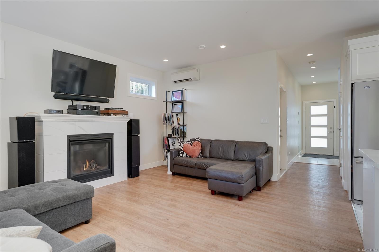 1064 Gammon Way — listing photo 5 of 40