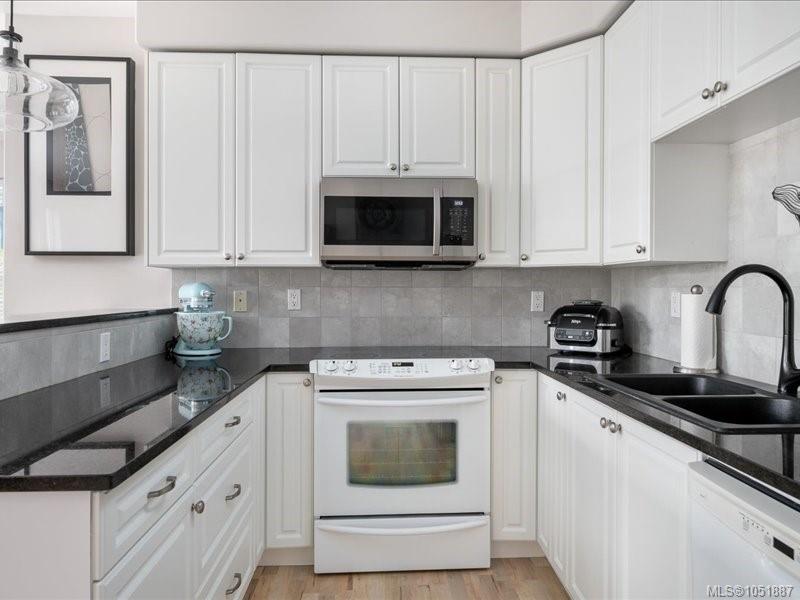 107-399 Wembley Rd — listing photo 9 of 37