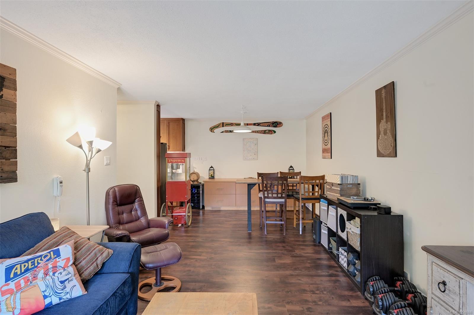 206-2022 Foul Bay Rd — listing photo 12 of 50