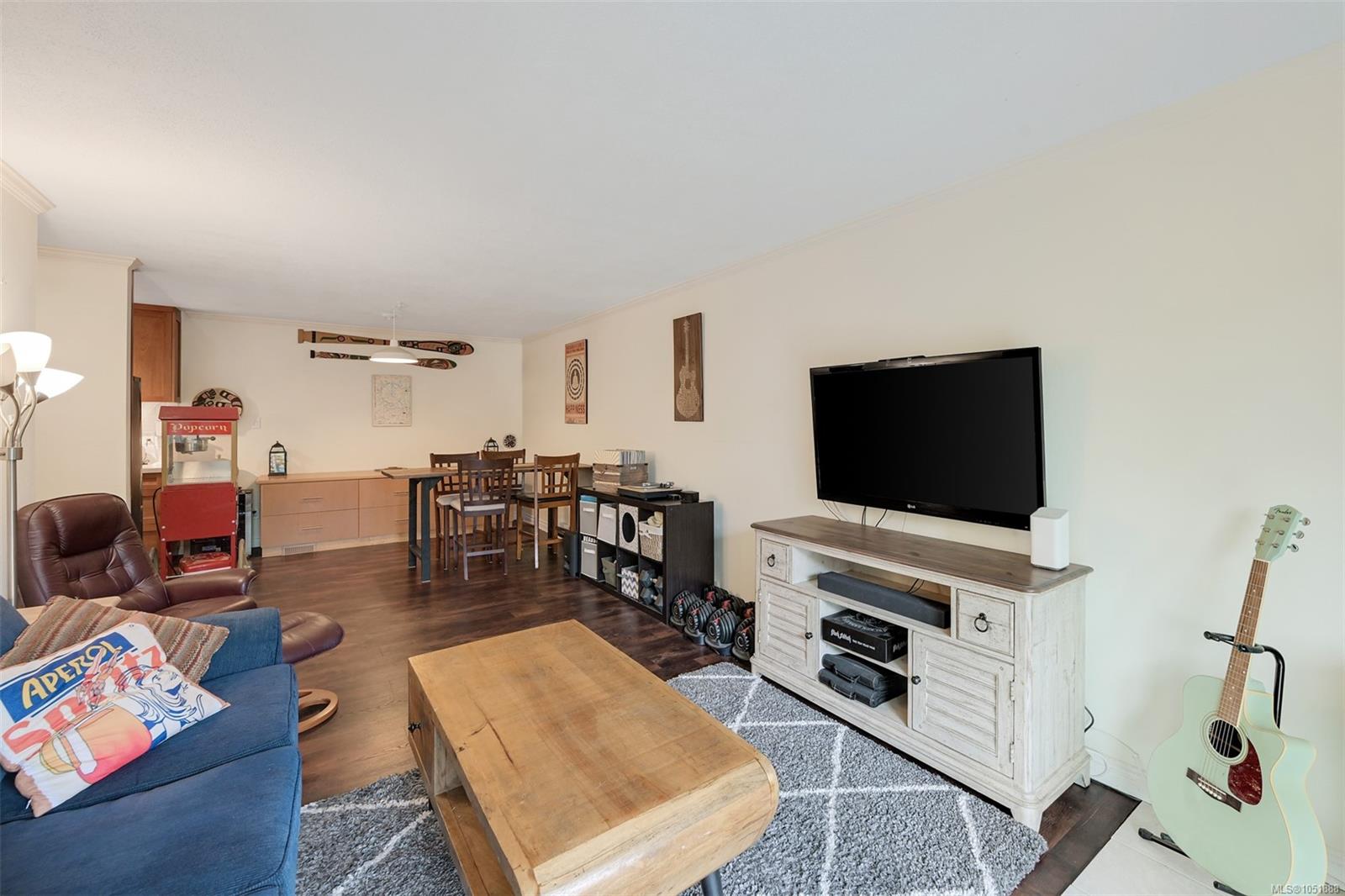 206-2022 Foul Bay Rd — listing photo 14 of 50