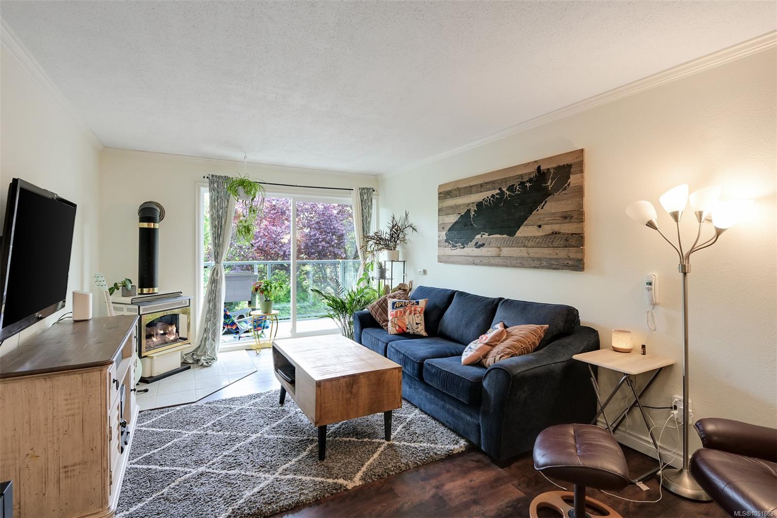 206-2022 Foul Bay Rd — listing photo 10 of 50