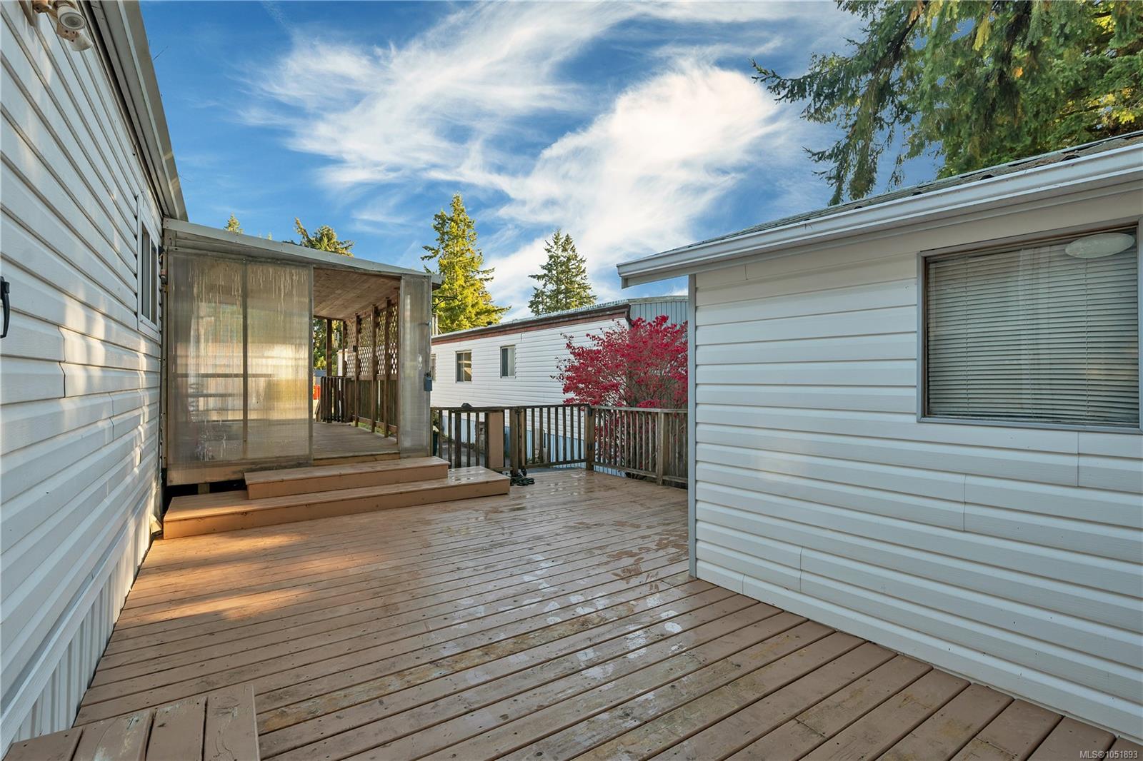 204-3120 ISLAND Hwy — listing photo 6 of 33