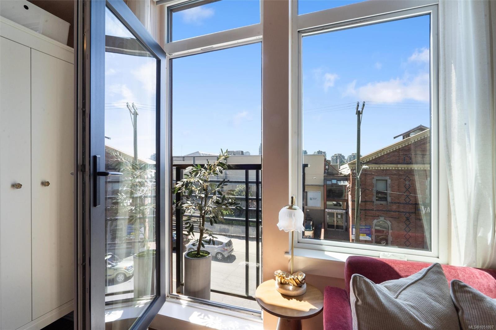 310-515 Chatham St — listing photo 9 of 28