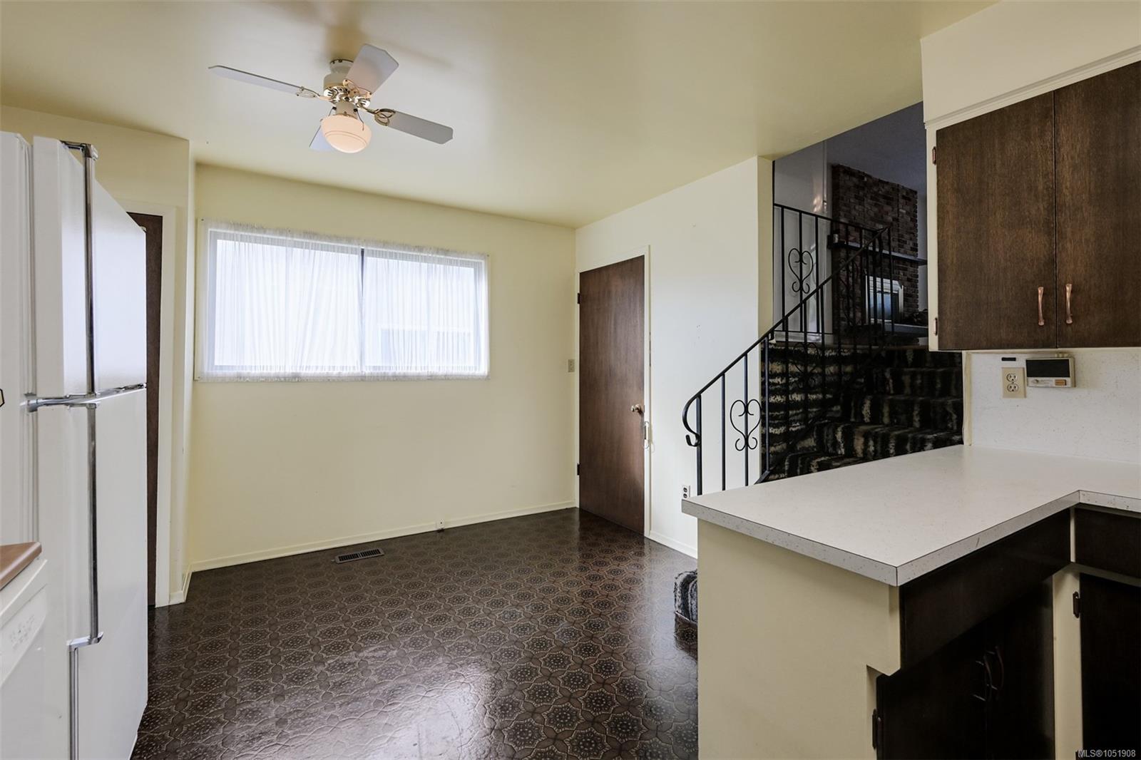 948 Dunsmuir Rd — listing photo 13 of 56
