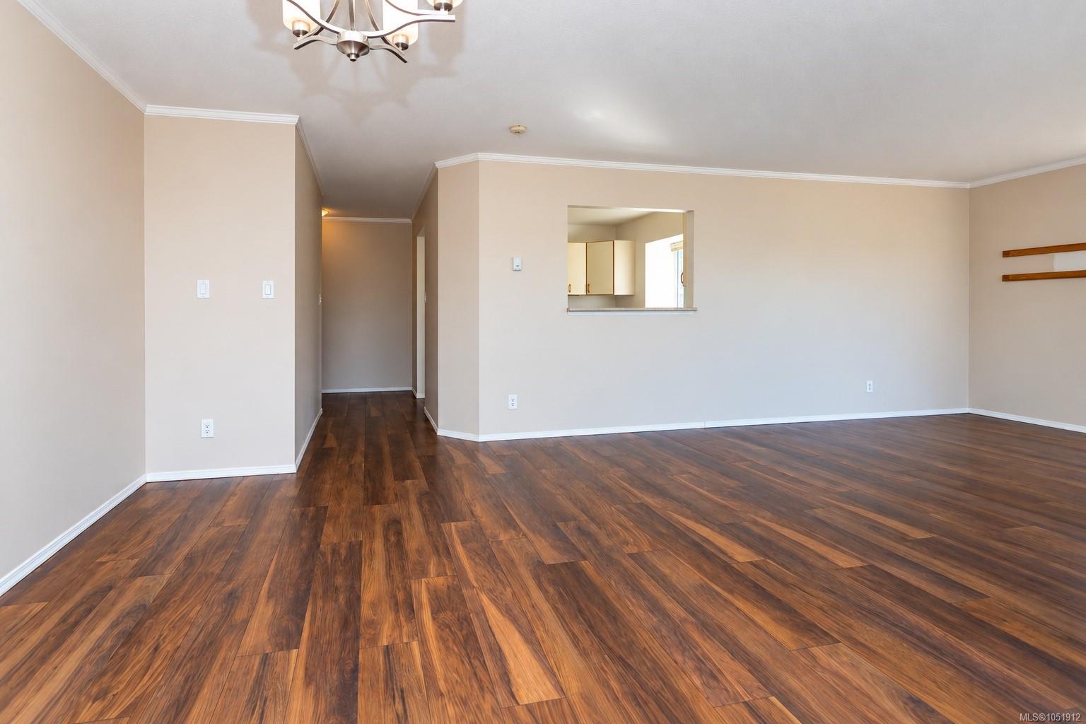 201-10431 Resthaven Dr — listing photo 11 of 38