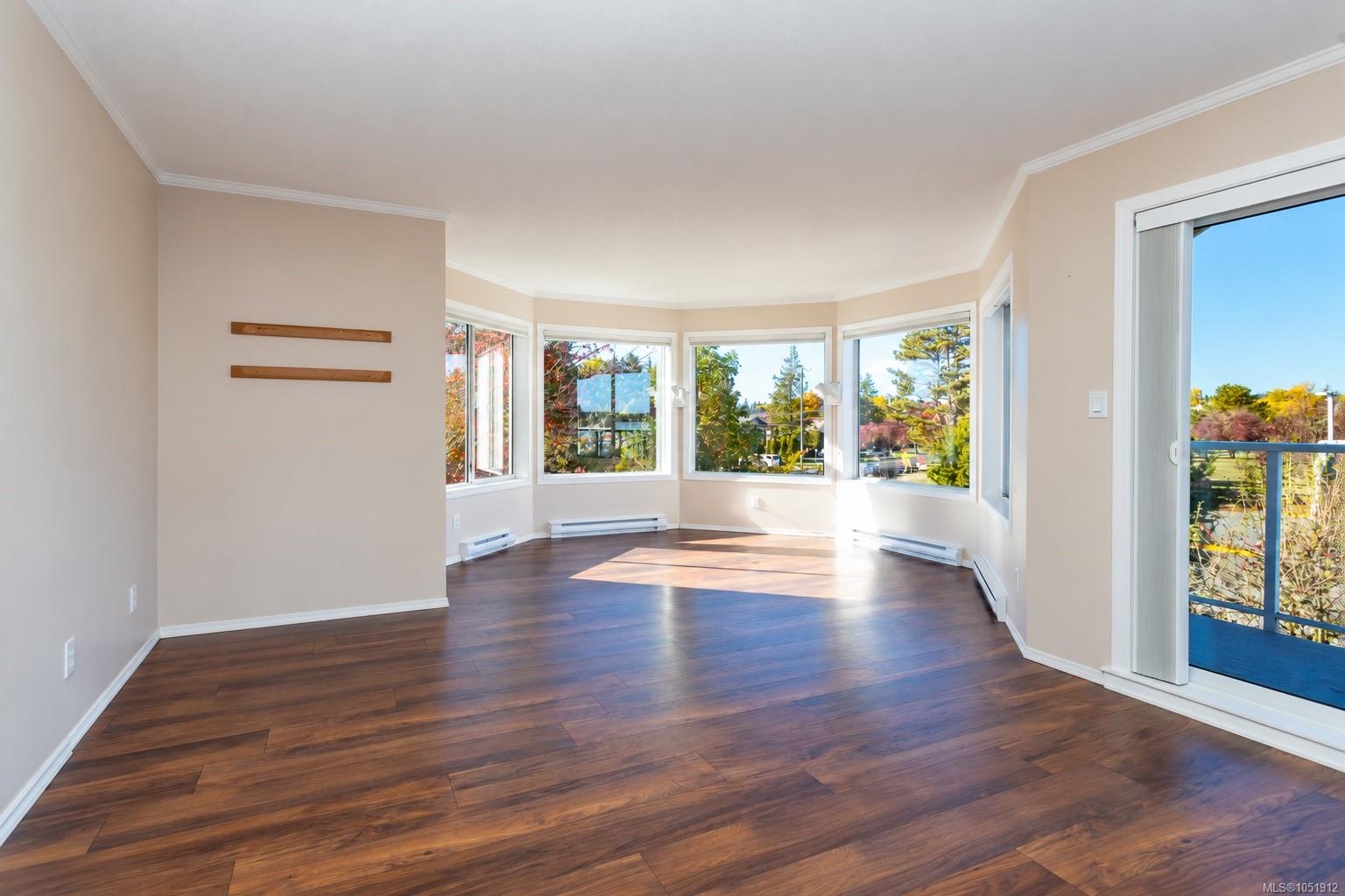 201-10431 Resthaven Dr — listing photo 6 of 38