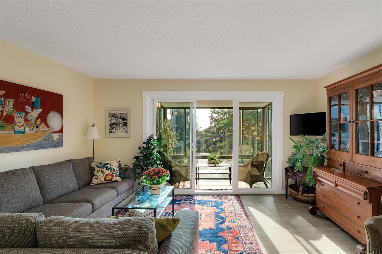 416-1433 Faircliff Lane — listing photo 3 of 46